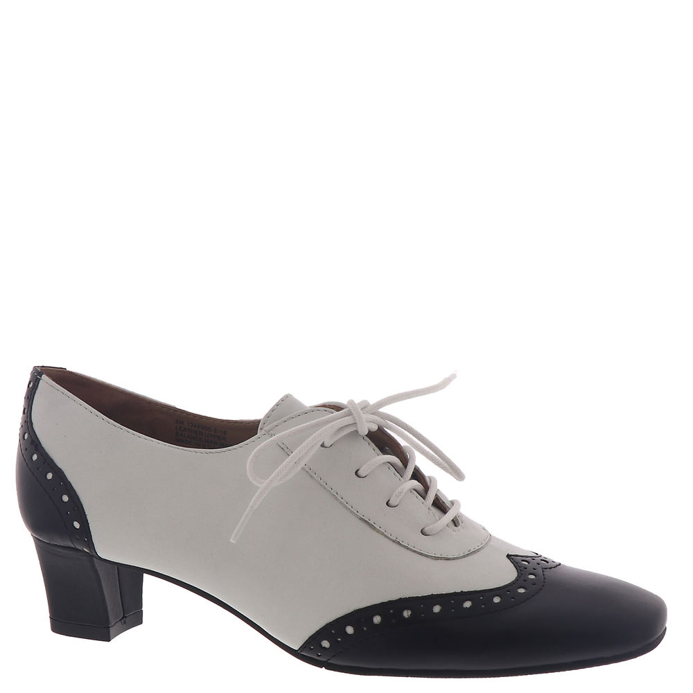 Saddle Shoes History- Women’s and Men’s ARRAY First Class Womens White Oxford 11 M $89.95 AT vintagedancer.com