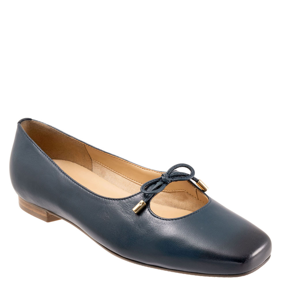 Retro Vintage Flats and Low Heel Shoes Trotters Honesty Womens Navy Slip On 10 M $109.95 AT vintagedancer.com