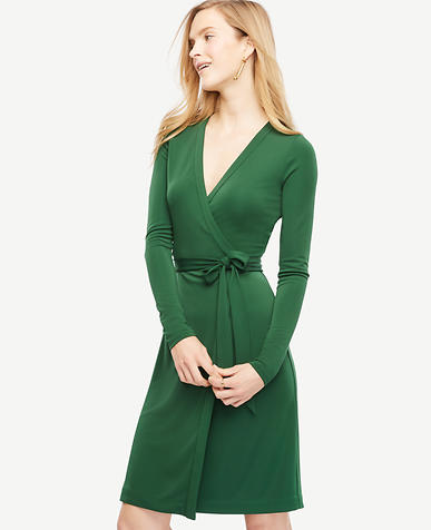 Does Ann Taylor have an online store locator?